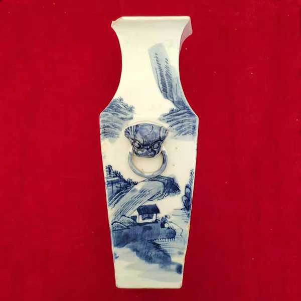 青花山水四方瓷瓶 3